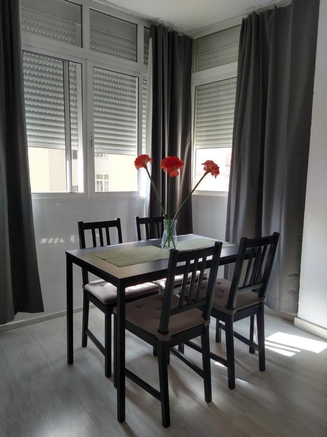Amplio Estudio,Vista Mar Y Montana, A Pasos Del Centro 토레몰리노스 외부 사진