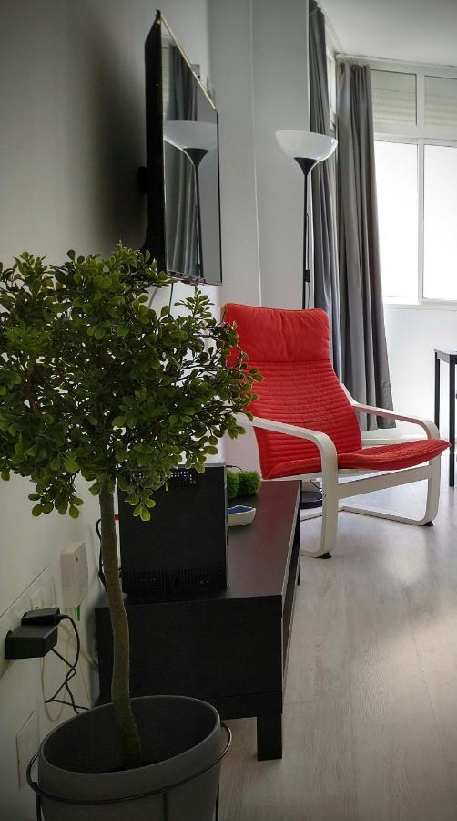 Amplio Estudio,Vista Mar Y Montana, A Pasos Del Centro 토레몰리노스 외부 사진
