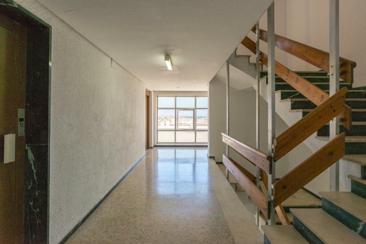 Amplio Estudio,Vista Mar Y Montana, A Pasos Del Centro 토레몰리노스 외부 사진